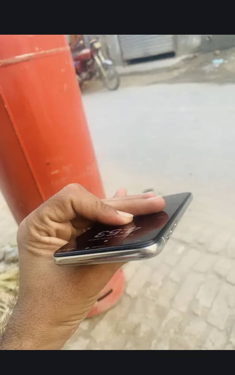 Iphone X ( Exchange possible only with iphone ) 2