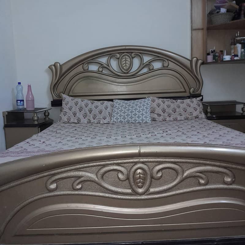 solid wood designer bed set 0