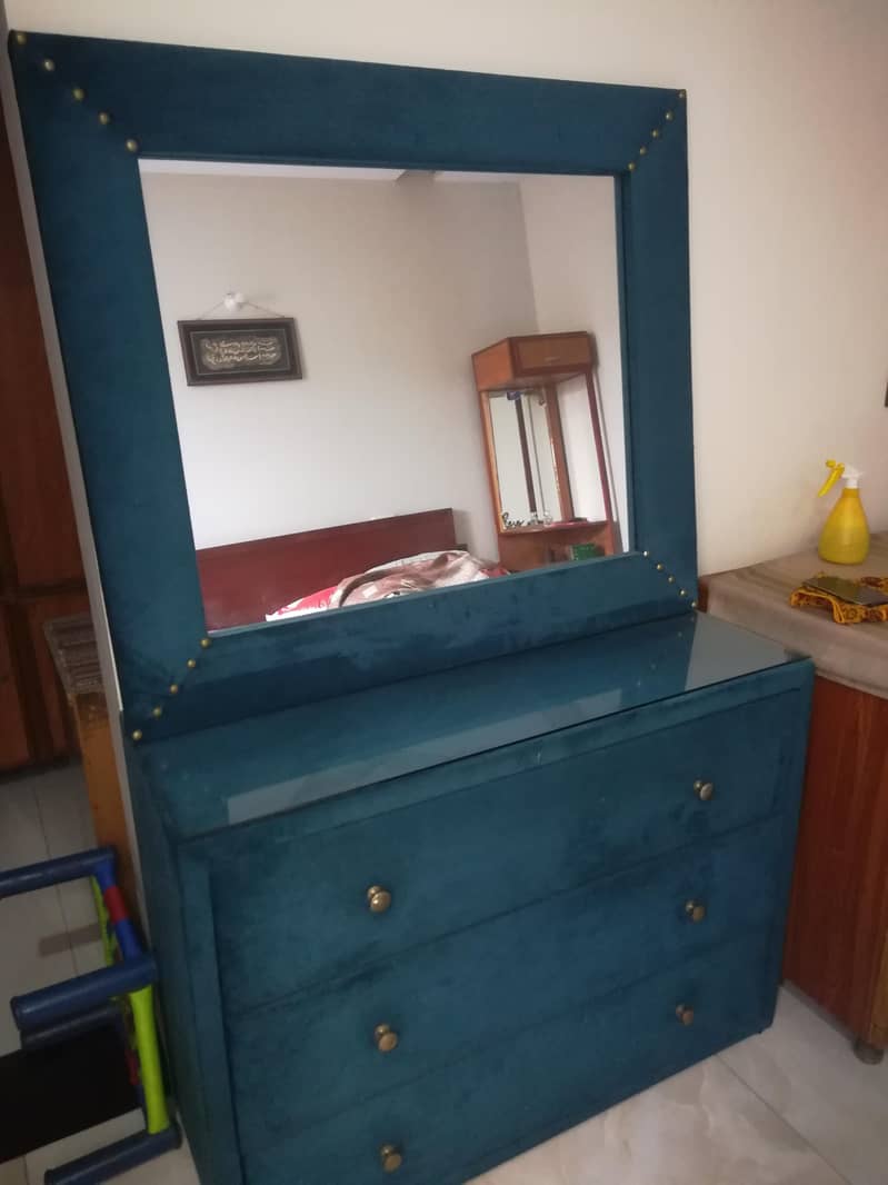 dressing table 0