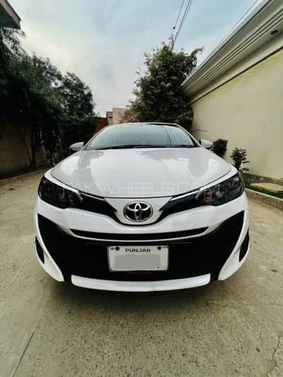 Toyota Yaris 1.3 Ativ (only 10k KM driven)