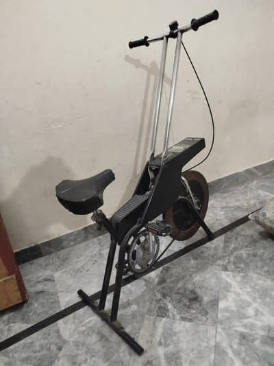 Old Style Manual Exercise Bike