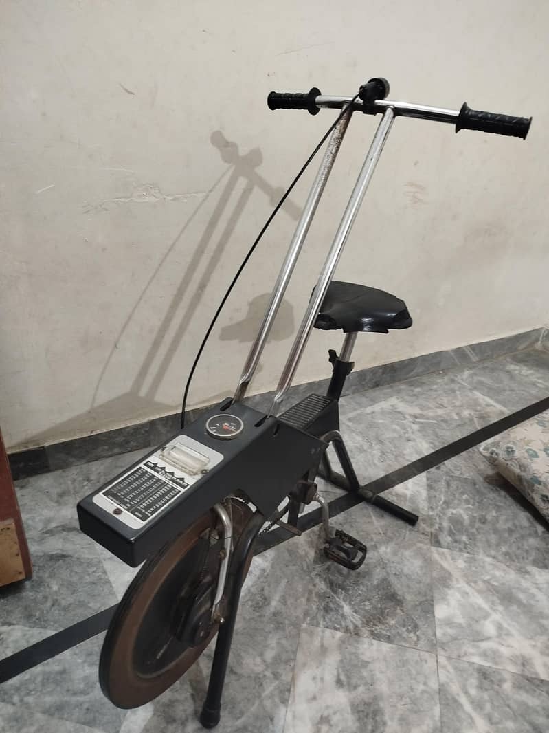Old Style Manual Exercise Bike 1