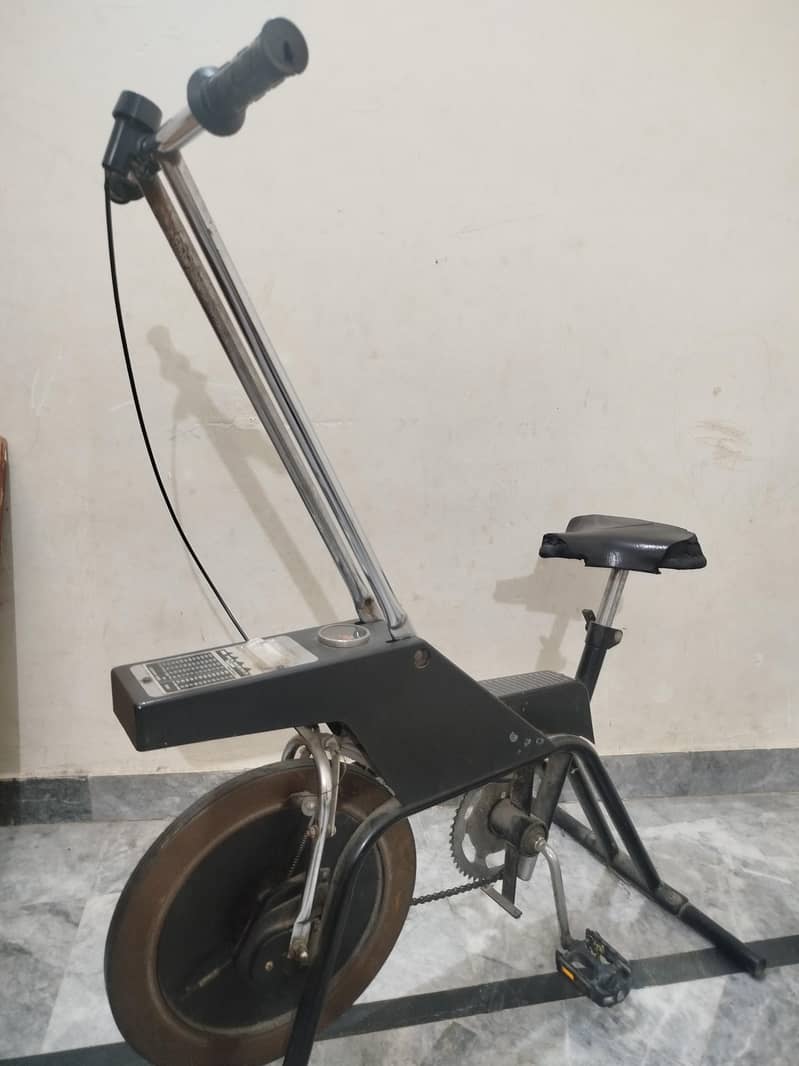 Old Style Manual Exercise Bike 5