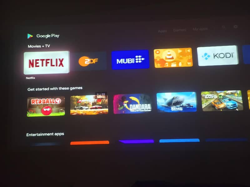 کورین کمپنی کا منی چارج ایبل زبردست پروجیکٹر   Minix  Mini projector 1