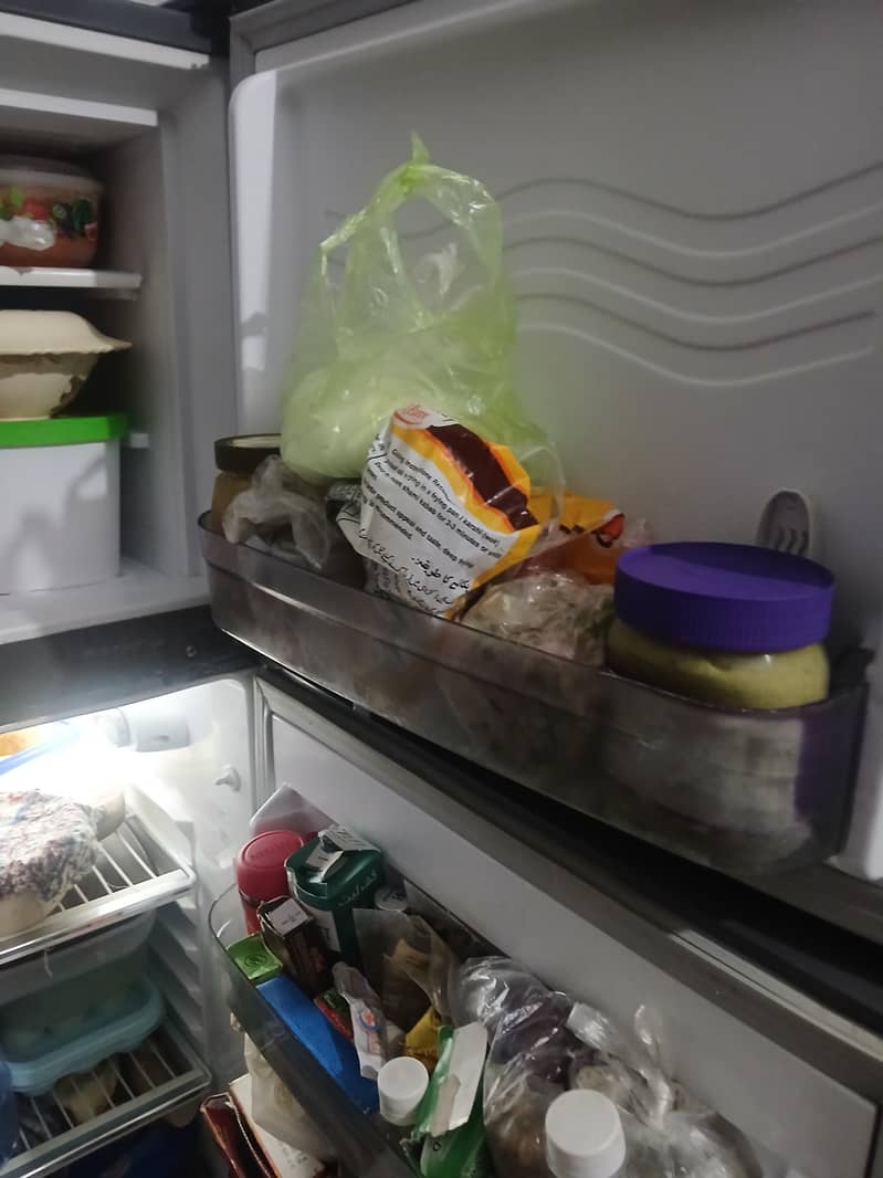 03104307979 /10 by full net and clen mediem size waves frige for sale 4