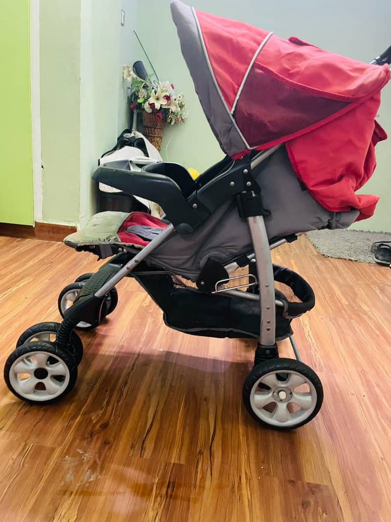 pram branded very good condition 9