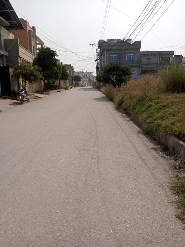 5 Marla Prime Location Corner Plot On Main Street , Reasonable Price 0