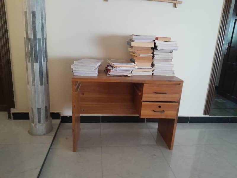 study table,sofa,queen bed,peerha set 1