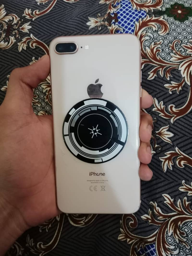 Apple iPhone 8 Plus 0