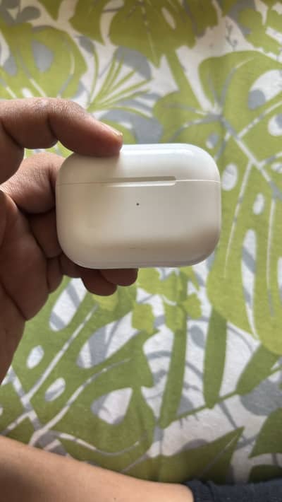 Apple Airpods pro 1 with magsafe case