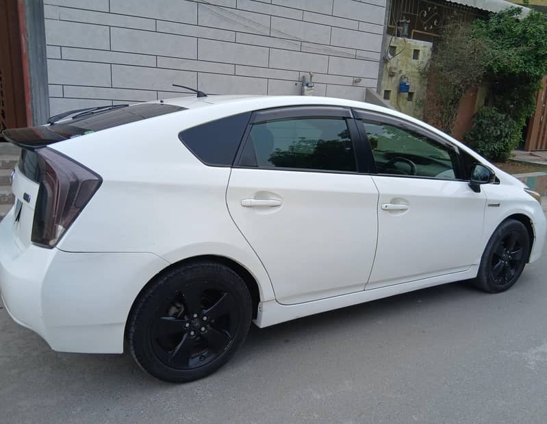 toyota prious - Cars - 1107934118