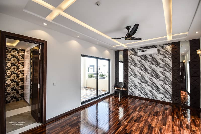 Modern House T Block Prime Location 12