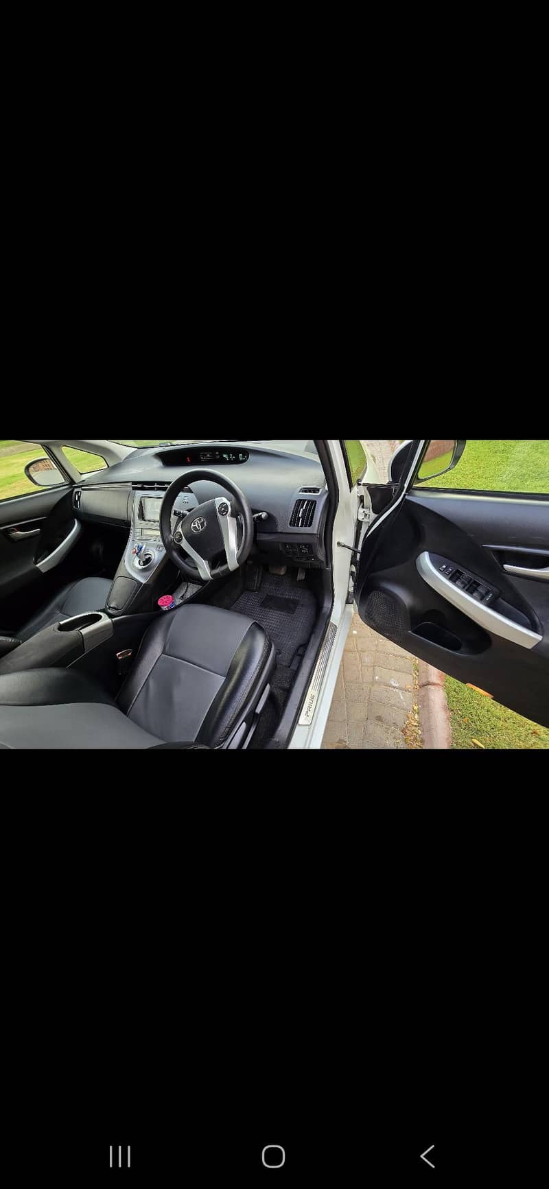 pearl white. . 2012 model. only 116k driven. second owner. 9