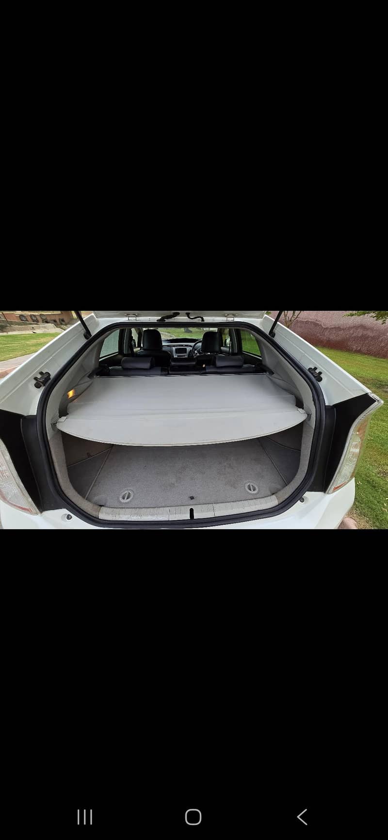 pearl white. . 2012 model. only 116k driven. second owner. 10