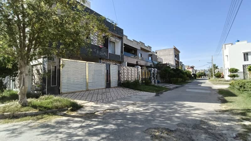 8 Marla Ready-for-Possession Plot in Premium Residencia, SA Gardens Phase 2 Prestigious Location! 1