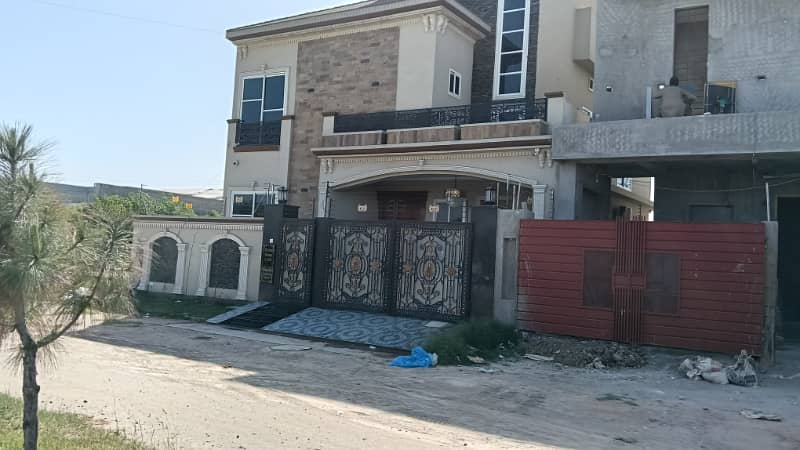 10 Marla Ready-for-Possession Plot in Premium Residencia, SA Gardens Phase 2 Prestigious Location! 4