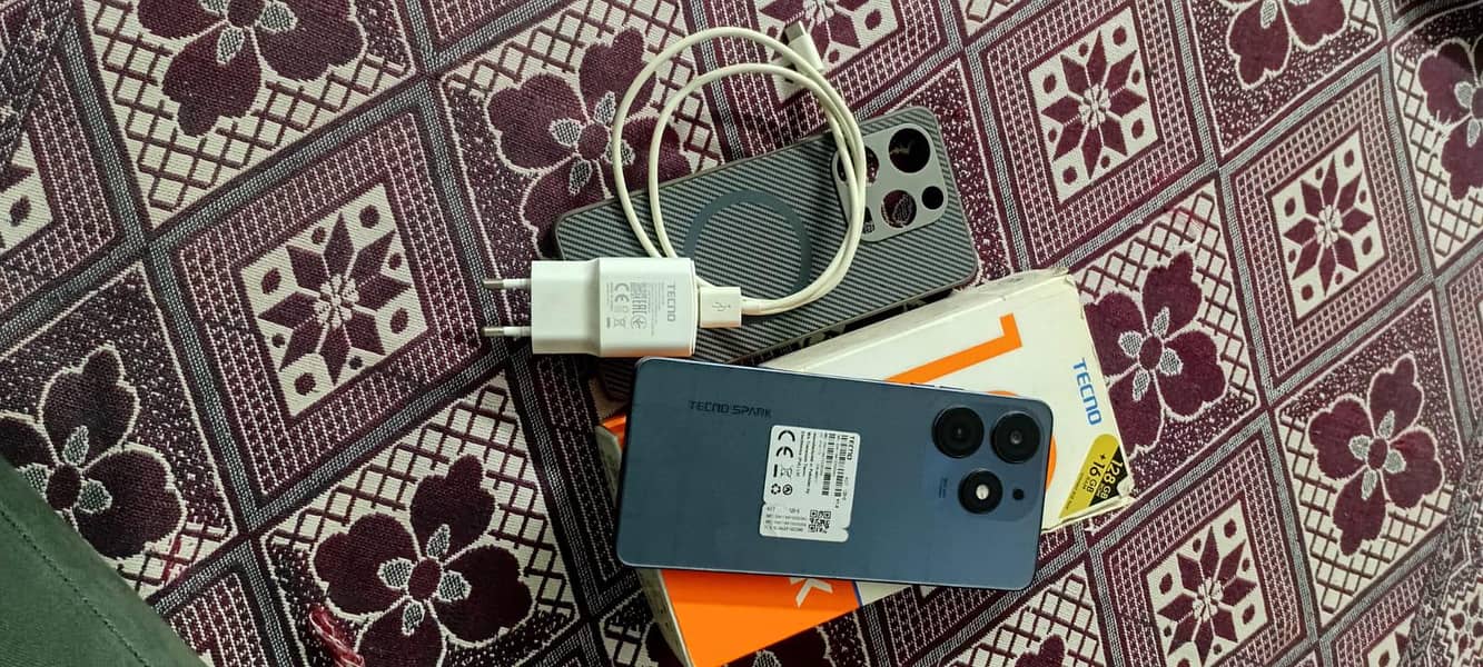 Tecno spark 10c pro 16/128 0