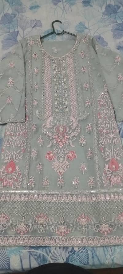 chicken & organza  fabric 3 pice suit