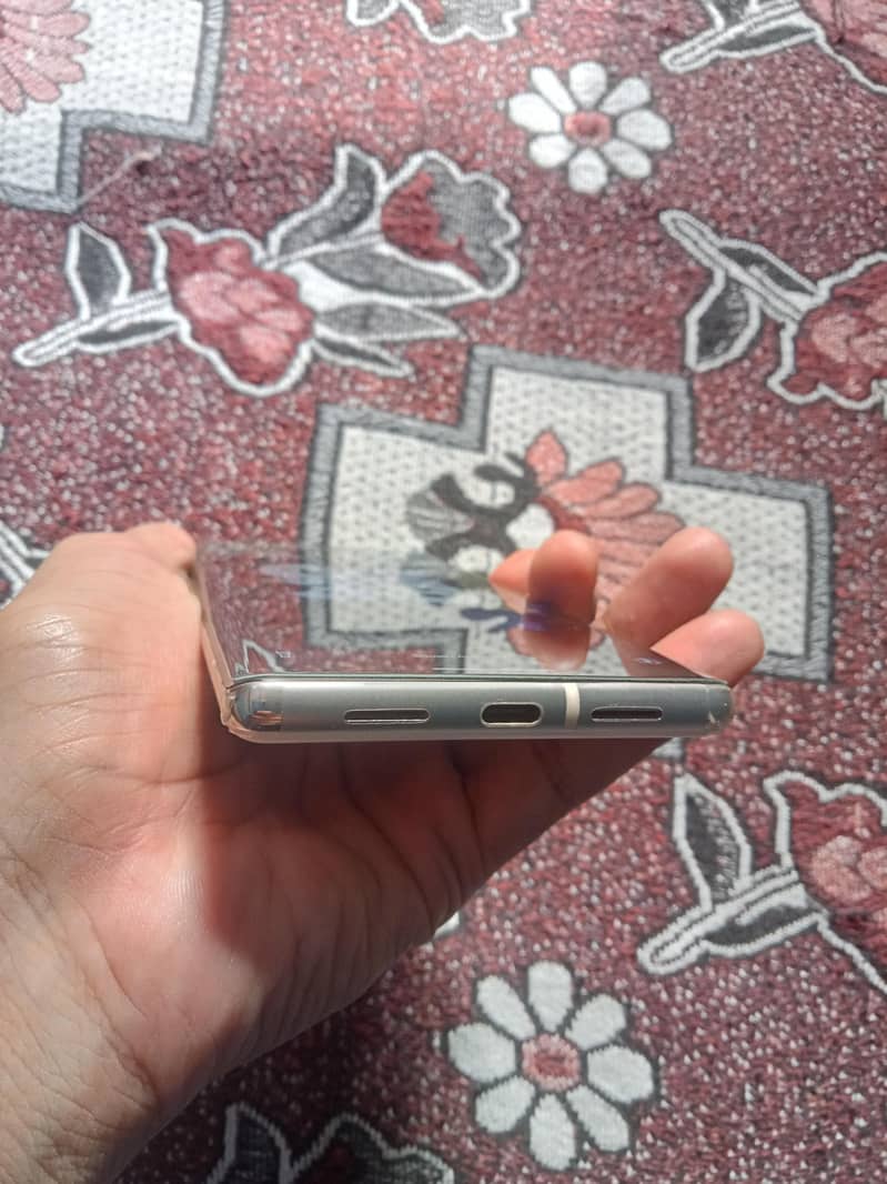 Google Pixel 6 Pro 2