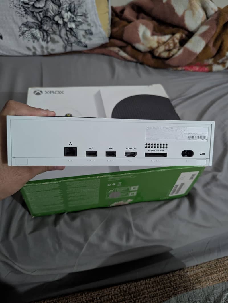 xbox series s 2 month used almost brand new with box and controller 3