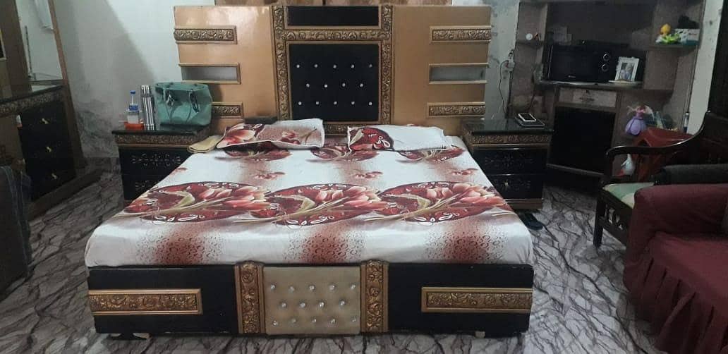 Complete Bed Set Side Tables  & Dressing Table 0