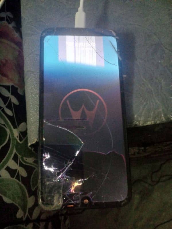 Moto e6s (panel damaged) 4