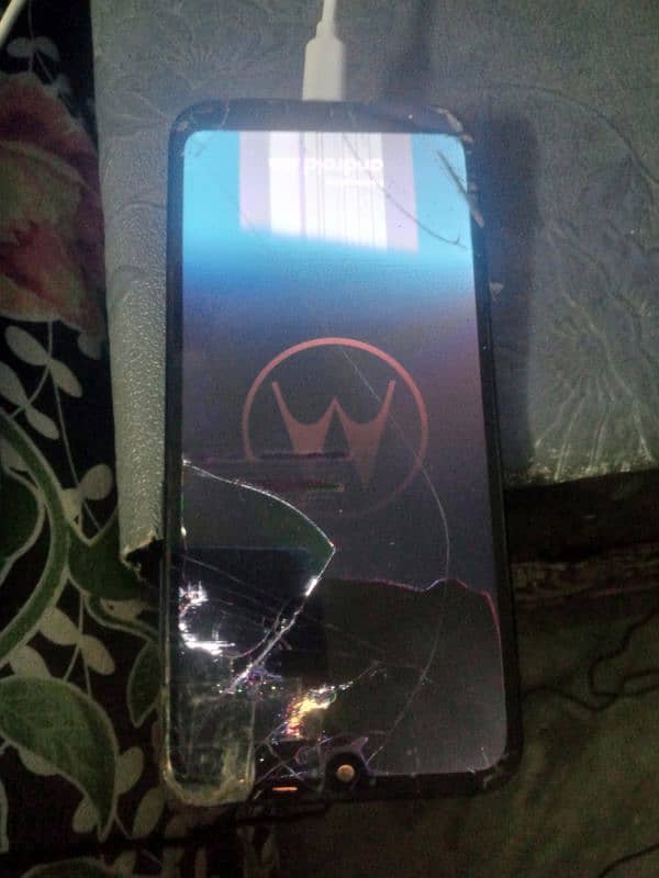 Moto e6s (panel damaged) 5