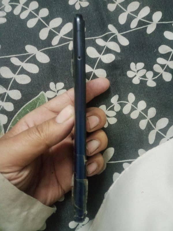 Moto e6s (panel damaged) 9