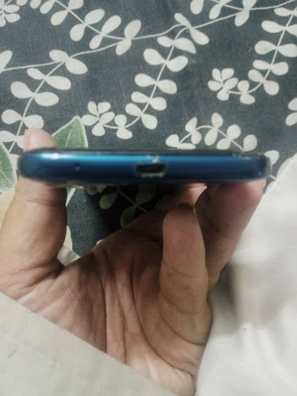 Moto e6s (panel damaged) 12