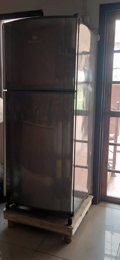 DAWLANCE FRIDGE Medium Size For Sell
