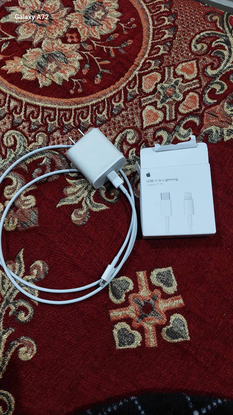 Original Iphone Adopter With Cable 0