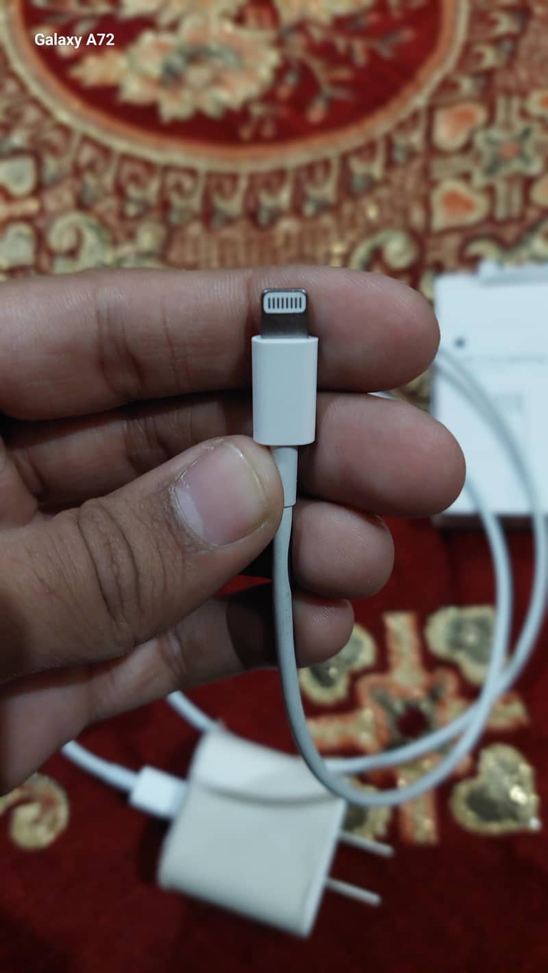Original Iphone Adopter With Cable 2