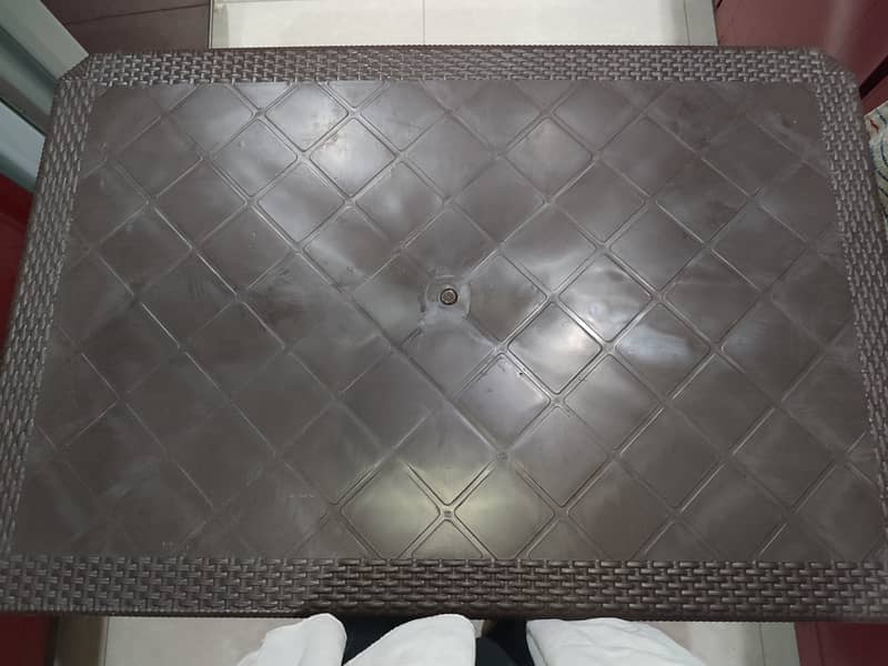 Foldable plastic table 2