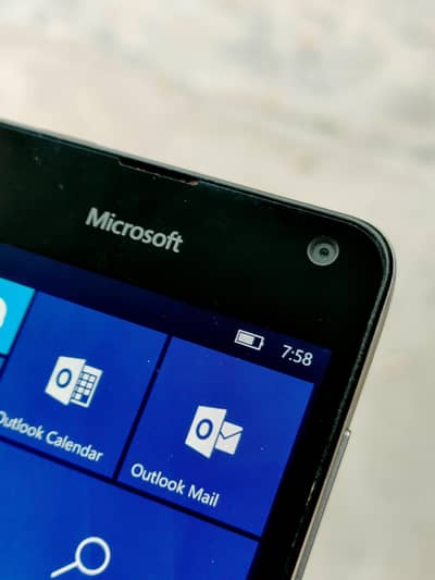 Microsoft Lumia 650 OLED