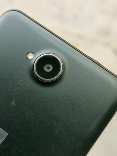 Microsoft Lumia 650 OLED screen, fully packed