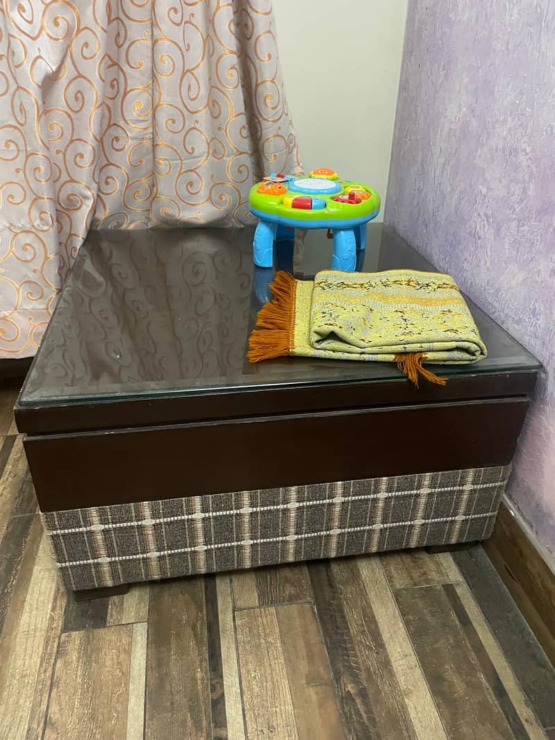 High Quality Green/Biege Sofa side table 0