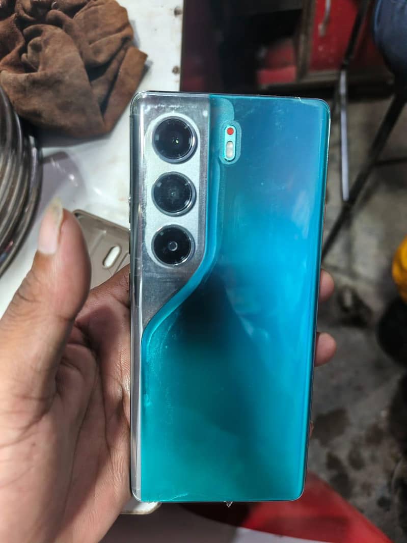 camon 40 pro 0