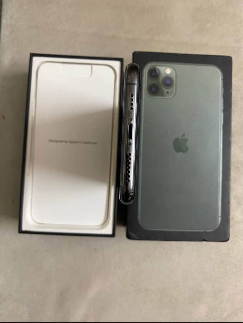 Iphone 11 pro max pta approve with box 3