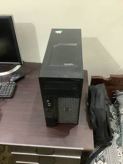 i7 7th gen (4.2 GHz) +  16gb ddr4 RAM + 2gb GPU + Monitor