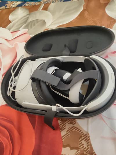 OCULUS QUEST 2 FOR SALE