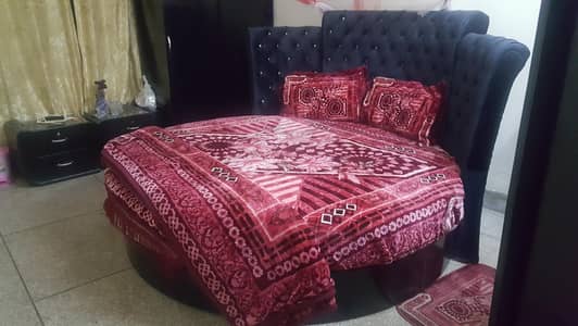 King Size Double Bed Round Shape - Royal