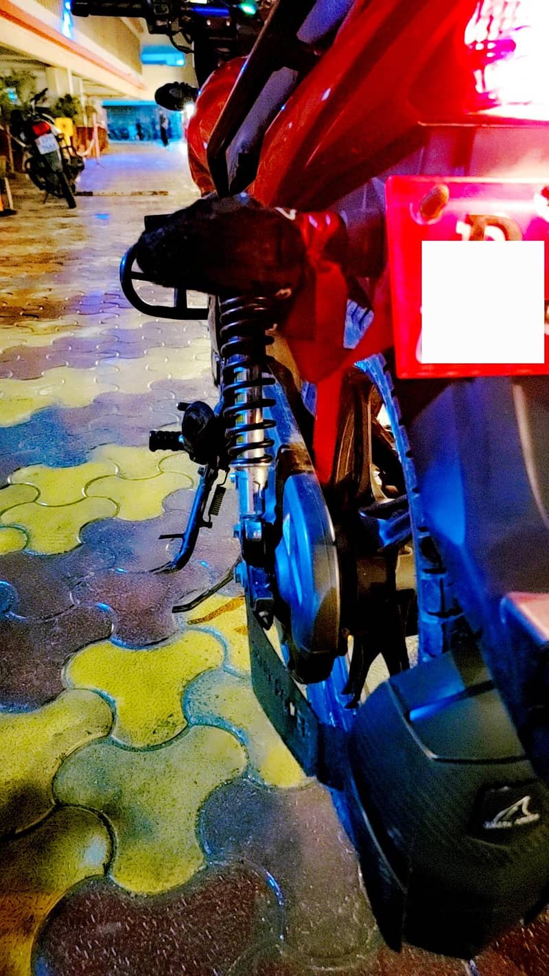 Suzuki GR 150 2