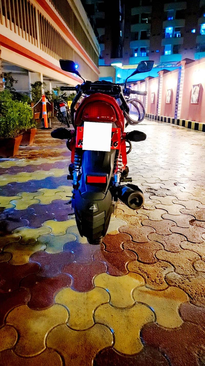 Suzuki GR 150 8