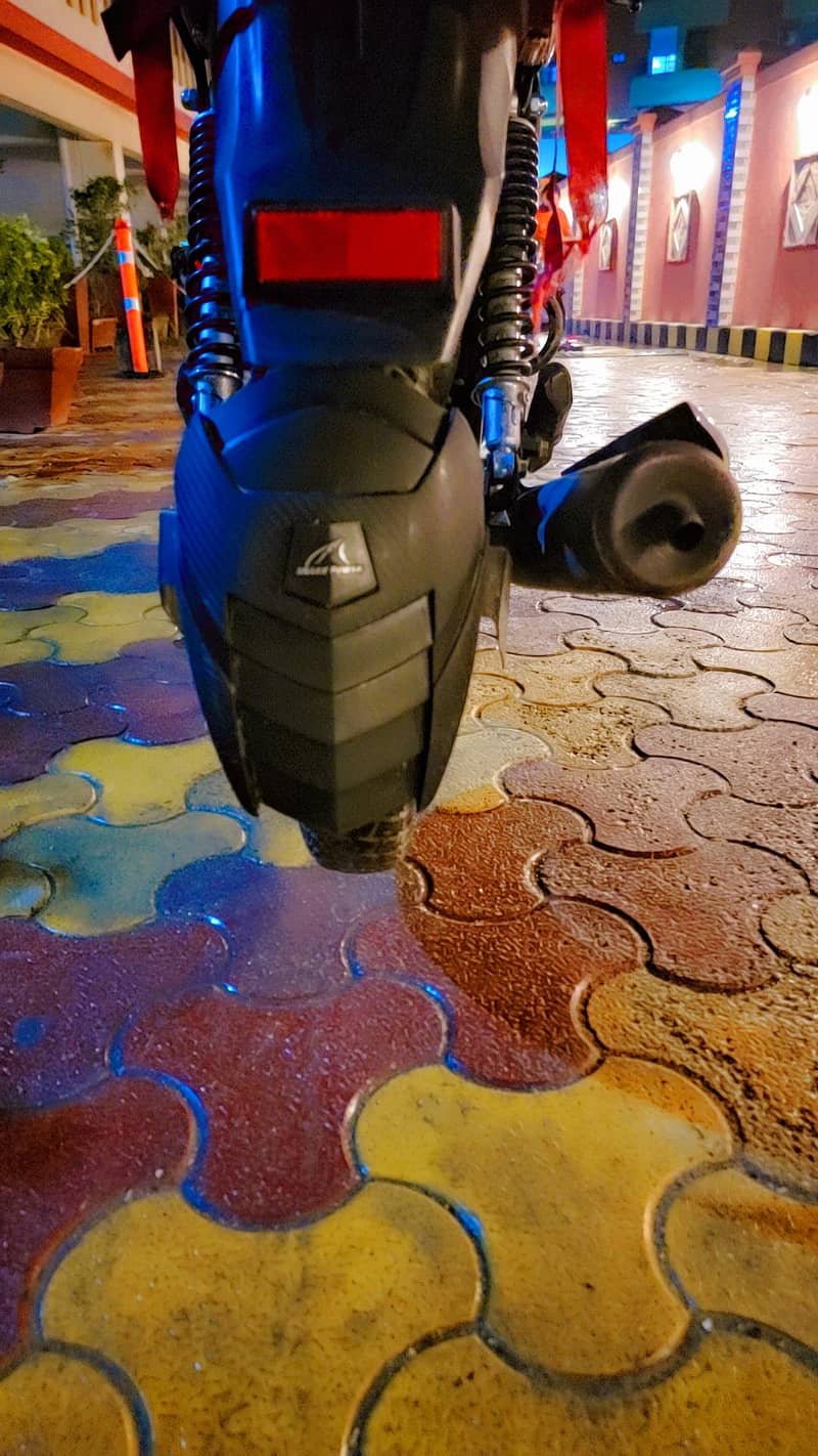 Suzuki GR 150 10