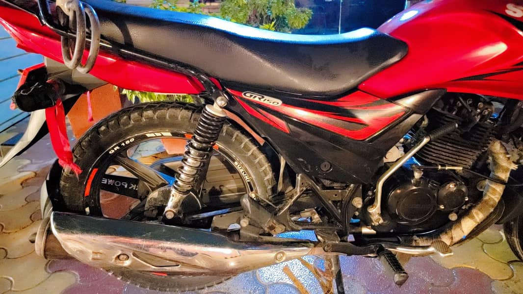 Suzuki GR 150 11