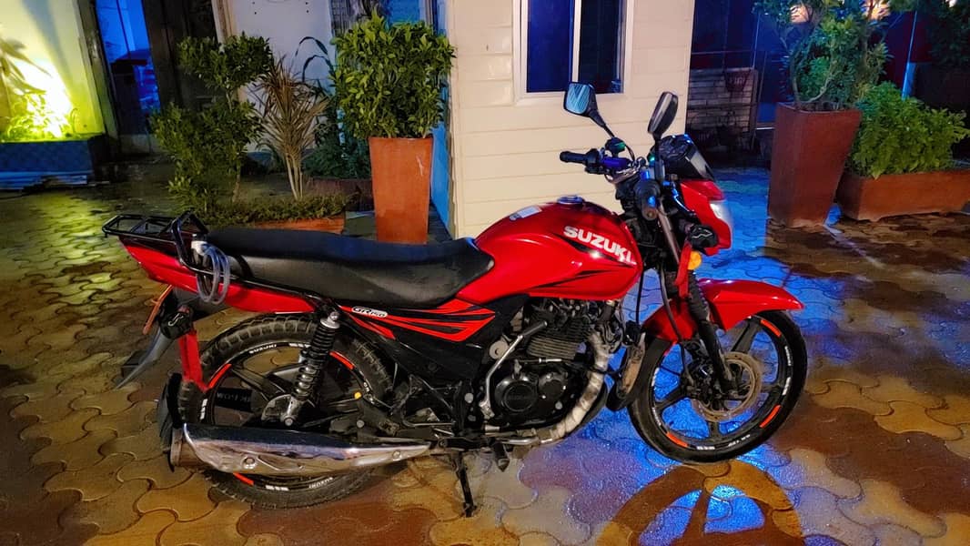 Suzuki GR 150 13