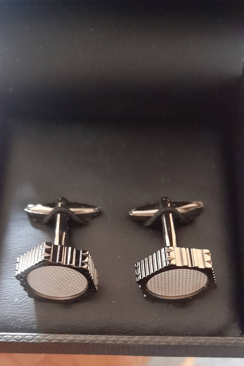 Uniworth cufflink 1