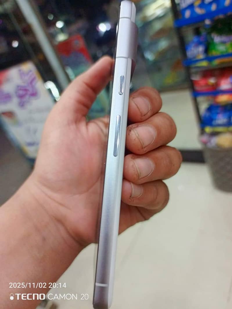 Google Pixel 7 10/10 Condition 2