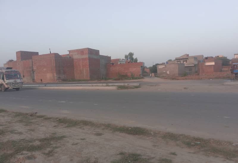 3 Marla corner commercial plot 5th plot from 200ft road near New defence and Ferozepur road kahna nau and gajjumate Lahore 0