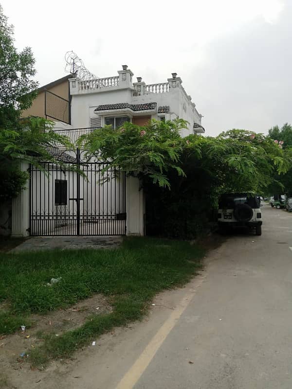 5 Marla plot is avalabel in Eden Garden A block with reasonable price. 2